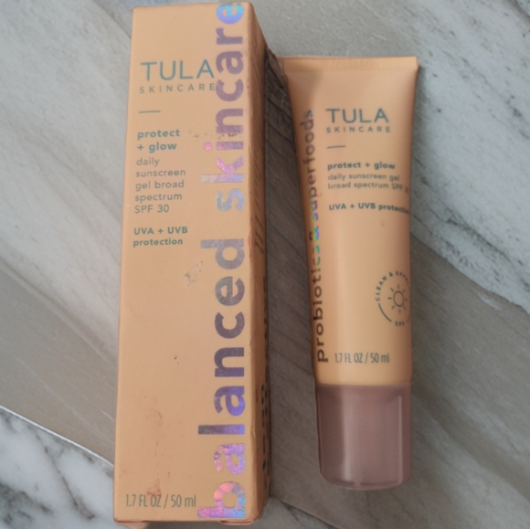 NEW TULA Protect + Glow Daily Sunscreen Gel Broad Spectrum SPF 30 - Picture 1 of 3